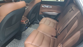 GENESIS GV70 2024
