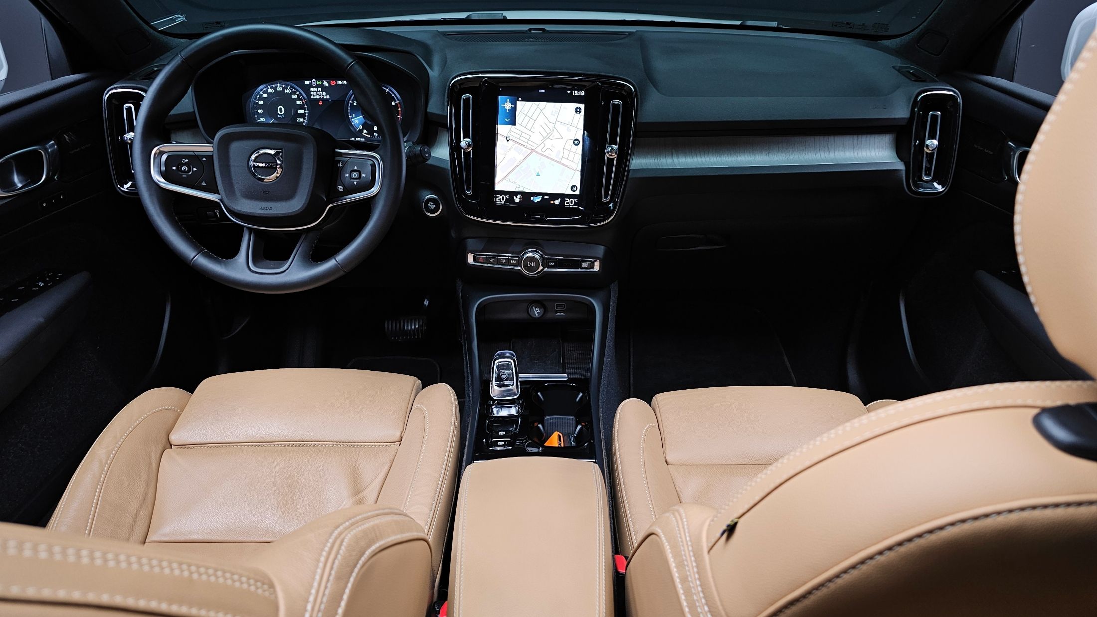 VOLVO XC40 2022