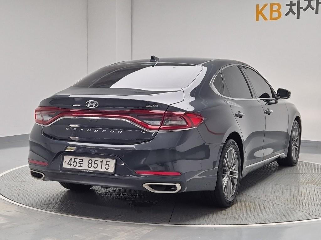 HYUNDAI GRANDEUR IG 2016