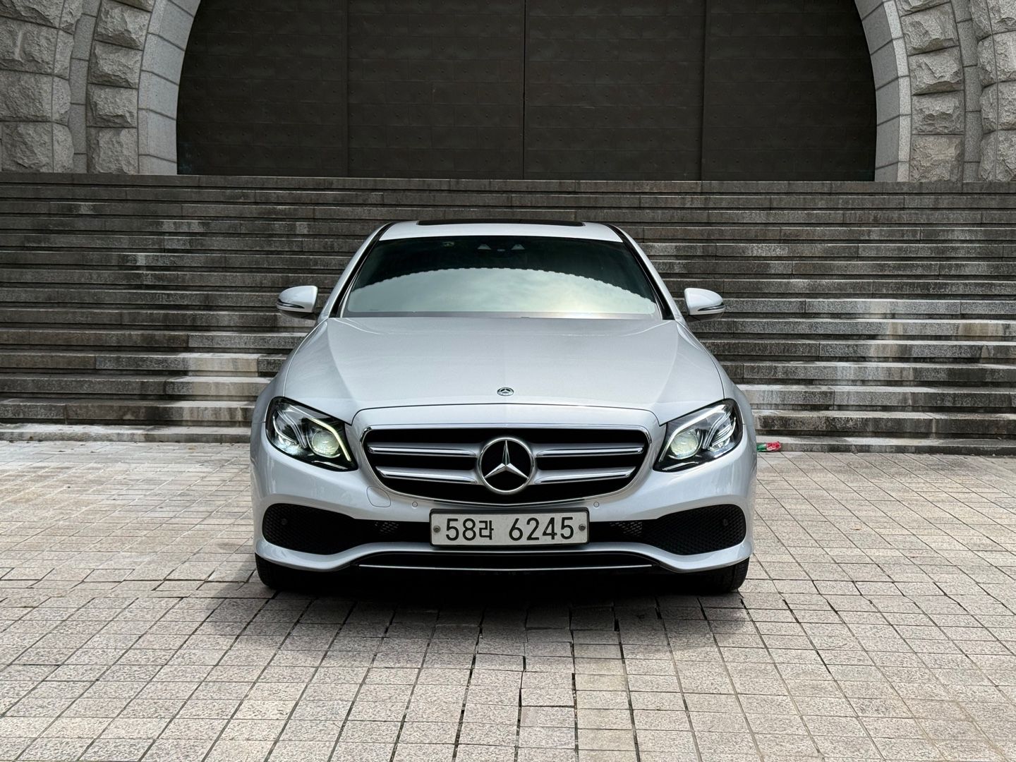 MERCEDES BENZ E-CLASS W213 2017