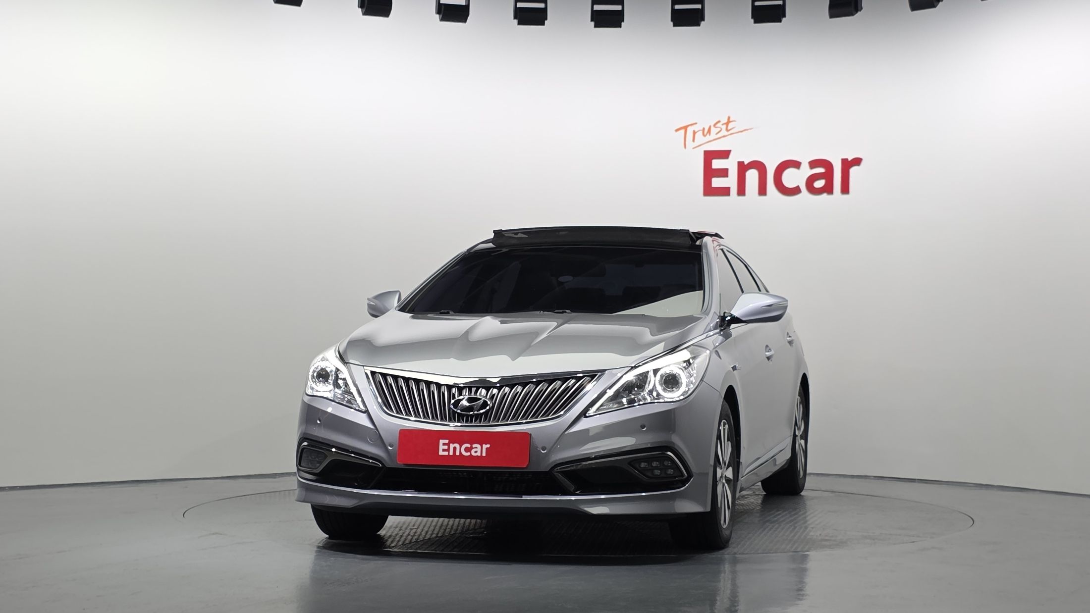 HYUNDAI GRANDEUR HG HYBRID 2016