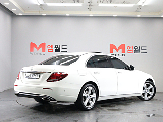 MERCEDES BENZ E-CLASS W213 2017