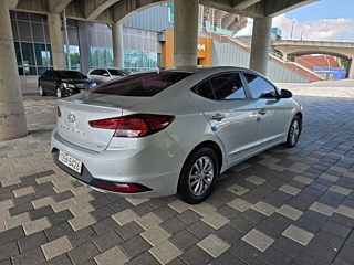 HYUNDAI AVANTE AD 2019