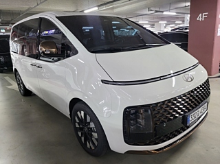 HYUNDAI STARIA 2025