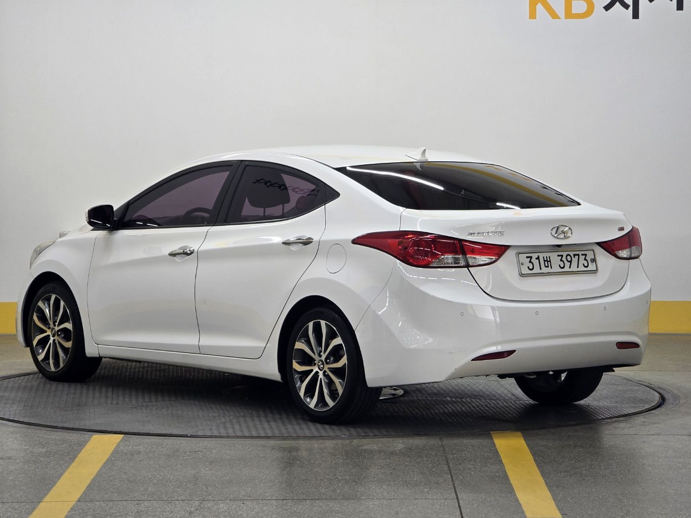 HYUNDAI AVANTE MD 2013