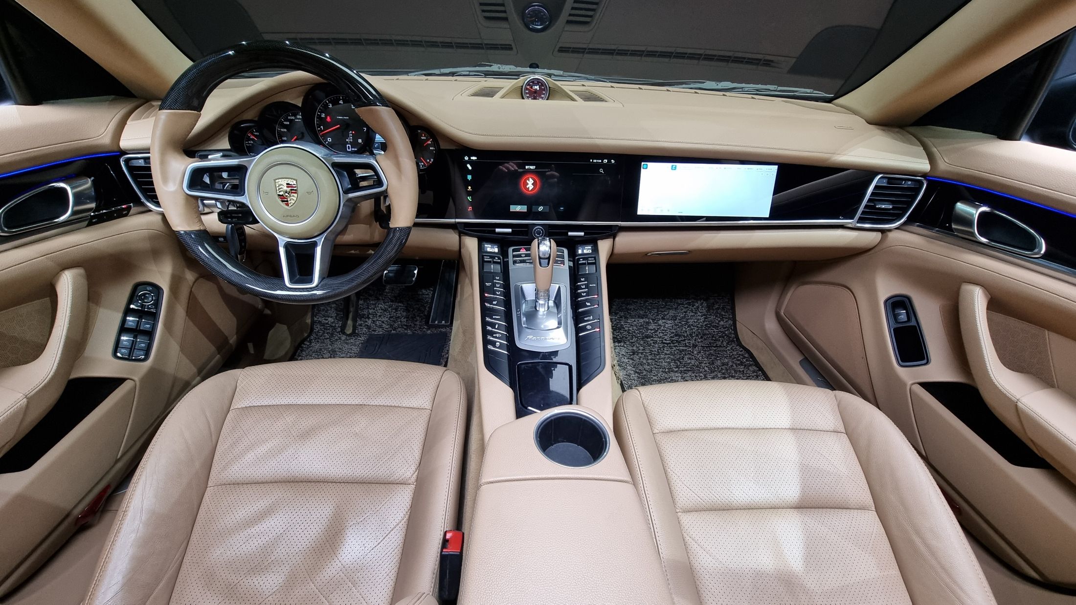 PORSCHE PANAMERA 2011
