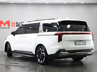 KIA CARNIVAL 4 GENERATION 9 Seater Signature 2023