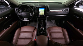 SAMSUNG QM6 2020