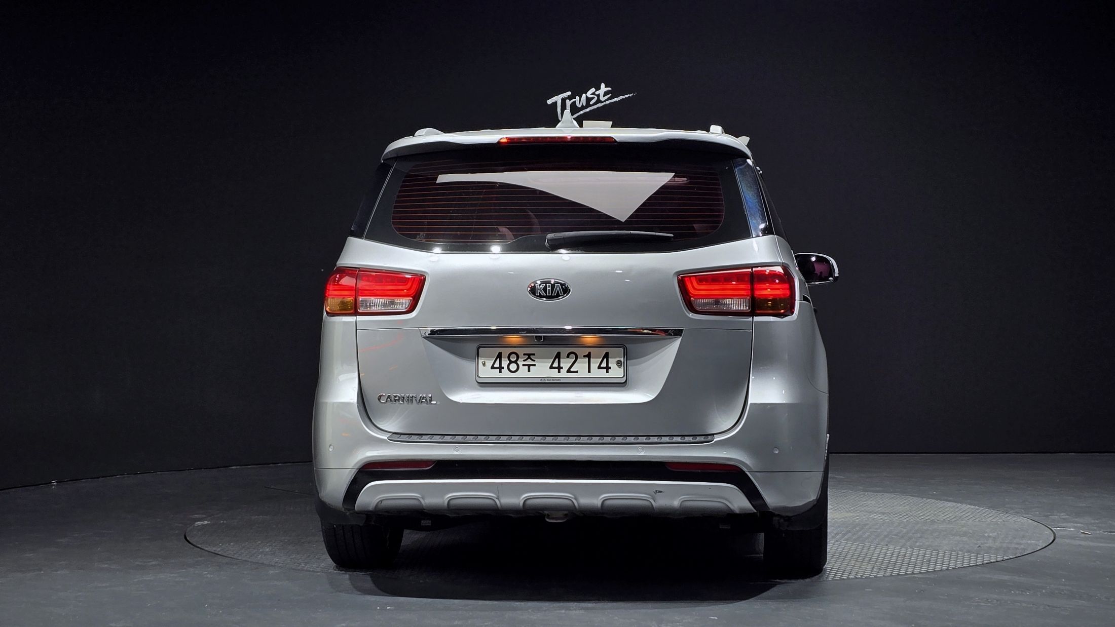 KIA CARNIVAL 2014