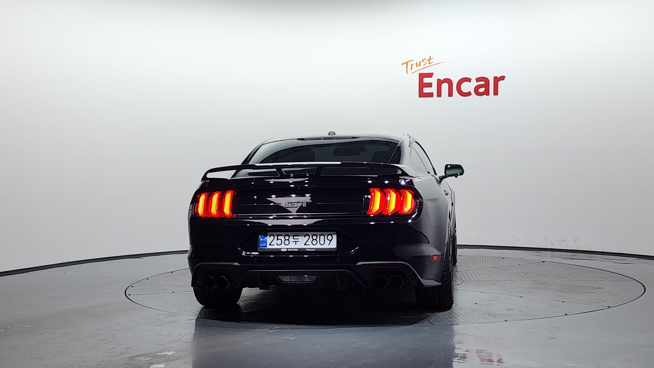 FORD MUSTANG 2020