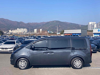 HYUNDAI STARIA 2023