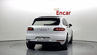 PORSCHE MACAN 2018