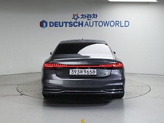 AUDI A7 4K 2020