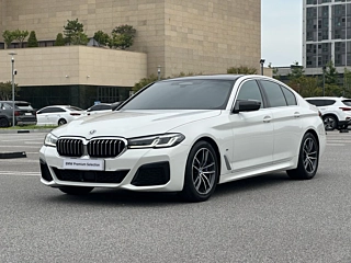 BMW 5-SERIES G30 520i M Sport 2022
