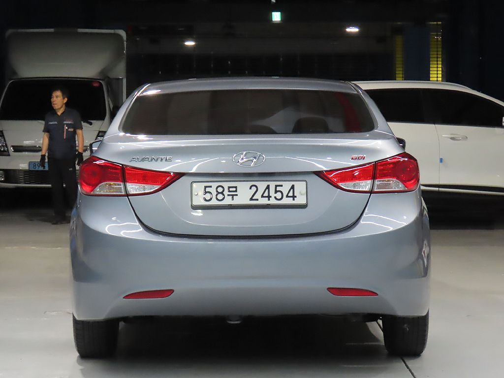 HYUNDAI AVANTE MD 2012