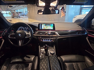 BMW 5-SERIES G30 2018