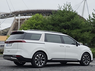 KIA CARNIVAL 2023