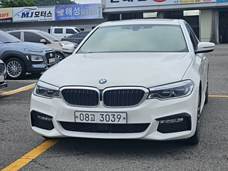 BMW 5-SERIES G30 2018