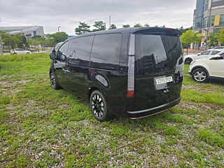 HYUNDAI STARIA 2025
