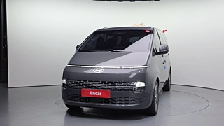 HYUNDAI STARIA 2025