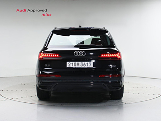AUDI Q7 4M 2023
