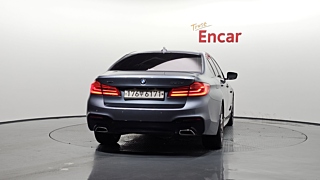 BMW 5-SERIES G30 2017