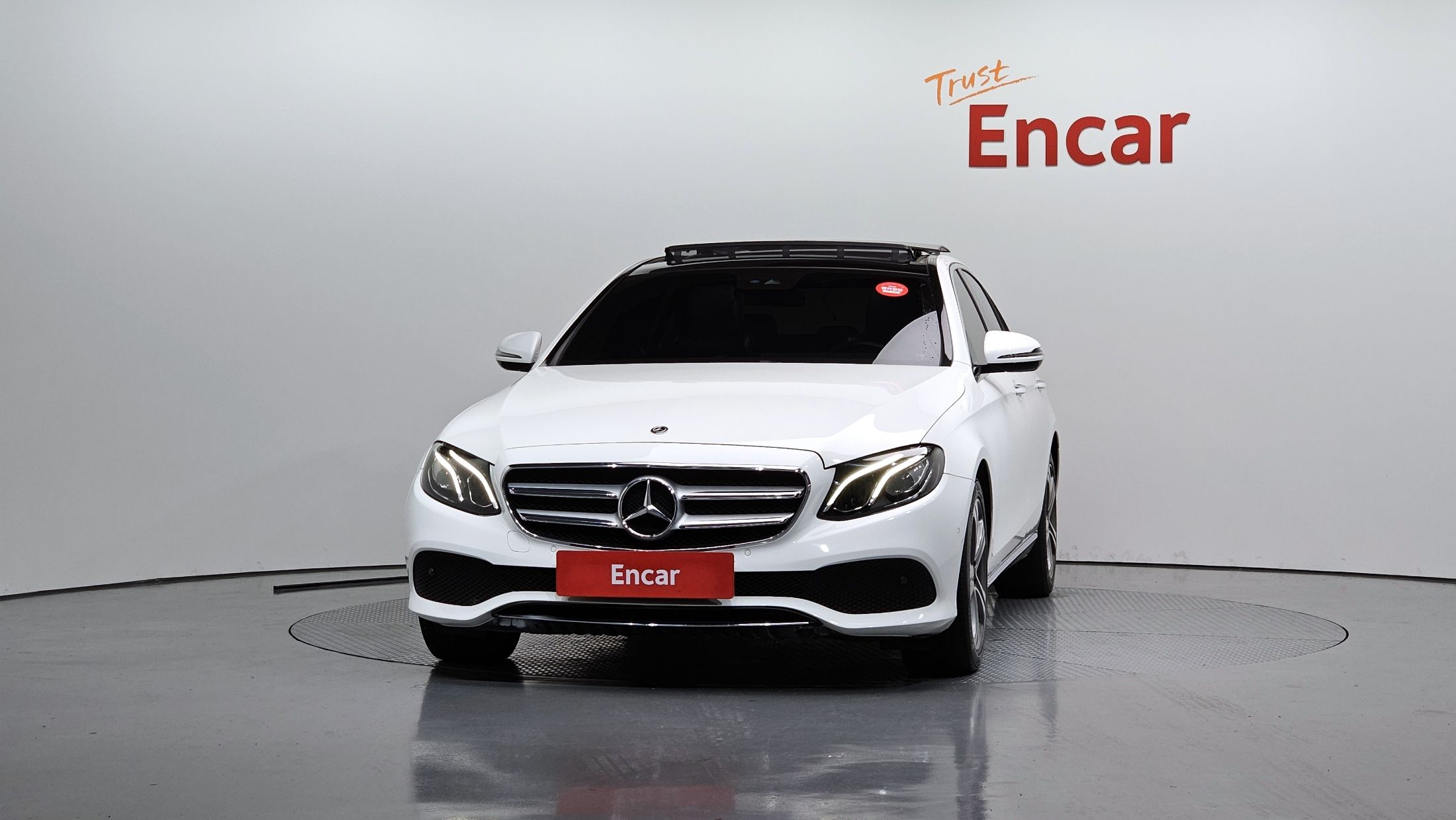 MERCEDES BENZ E-CLASS W213 2019