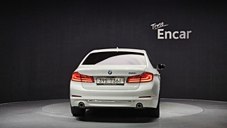 BMW 5-SERIES G30 2018