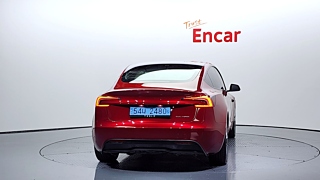 TESLA MODEL 3 2024