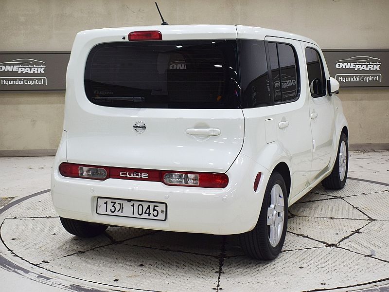 NISSAN CUBE 2011