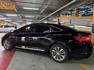 HYUNDAI GRANDEUR HG 2016