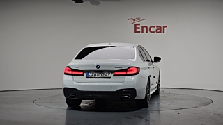 BMW 5-SERIES G30 2020