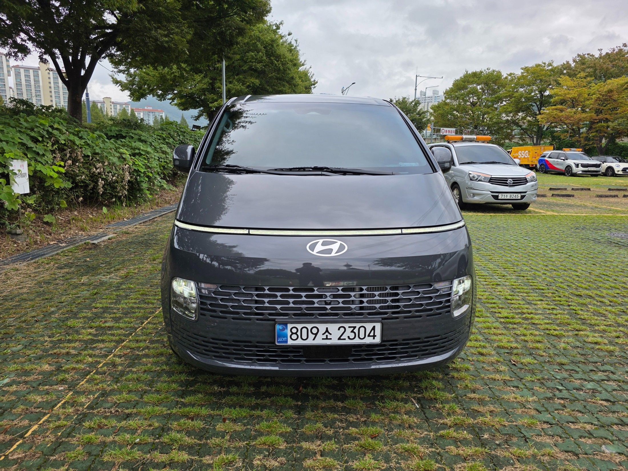 HYUNDAI STARIA 2025
