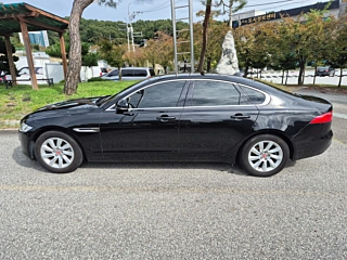 JAGUAR XF X260 2017