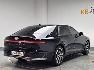HYUNDAI GRANDEUR HYBRID GN7 2023