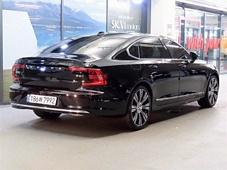 VOLVO S90 2023