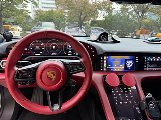 PORSCHE TAYCAN 2021
