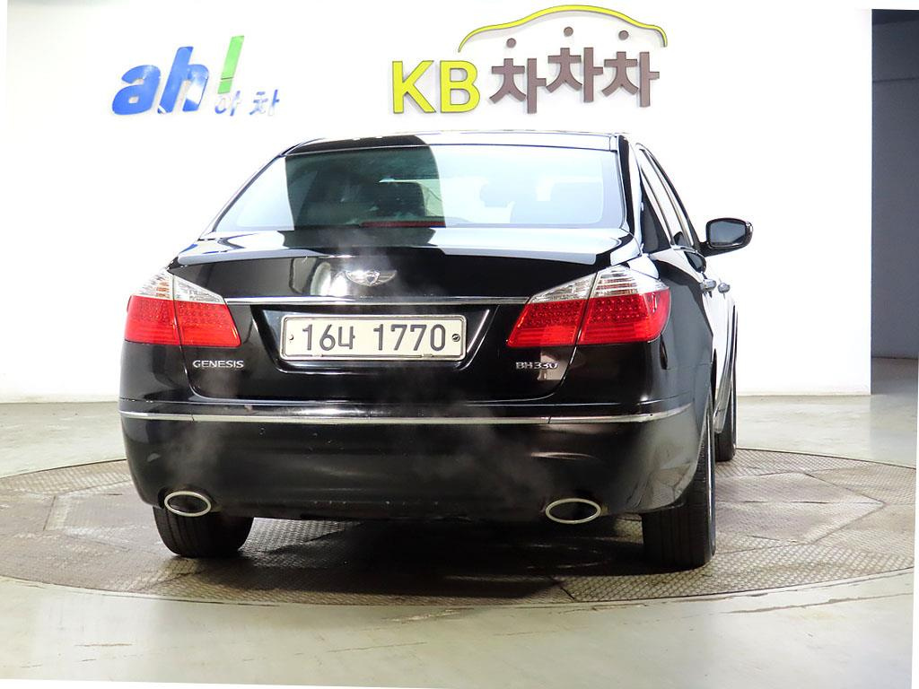 HYUNDAI GENESIS 2009