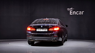 BMW 5-SERIES G30 2019