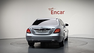 MERCEDES BENZ E-CLASS W213 2017