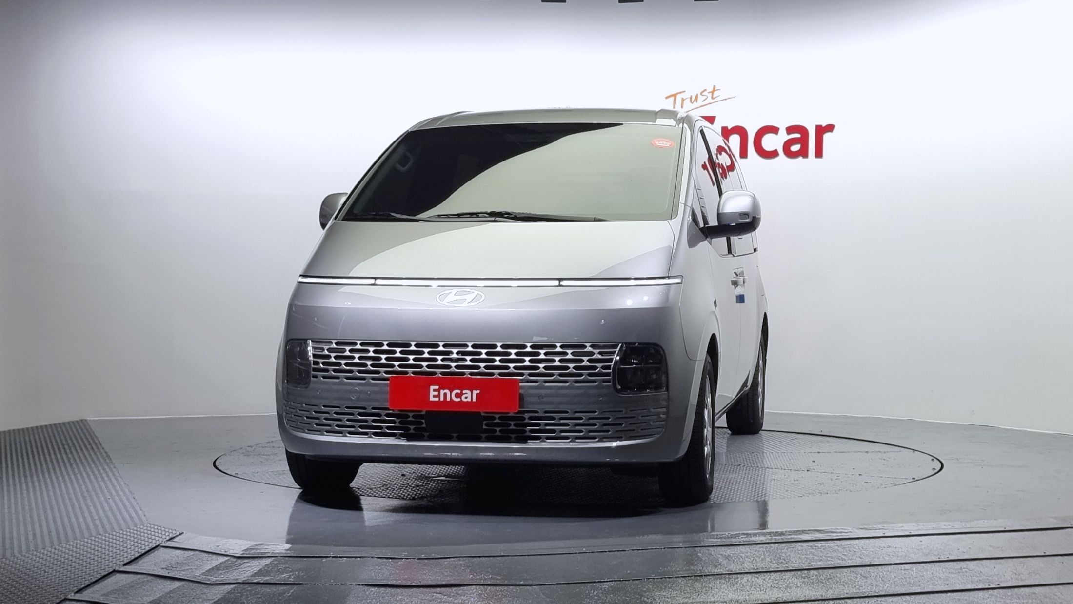 HYUNDAI STARIA 2024