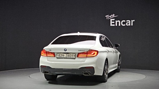 BMW 5-SERIES G30 2017