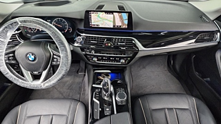 BMW 5-SERIES G30 2019