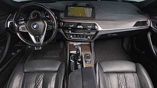 BMW 5-SERIES G30 2017
