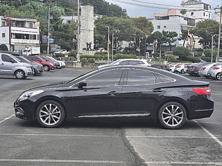 HYUNDAI GRANDEUR HG 2016