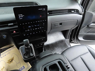 HYUNDAI STARIA 2024