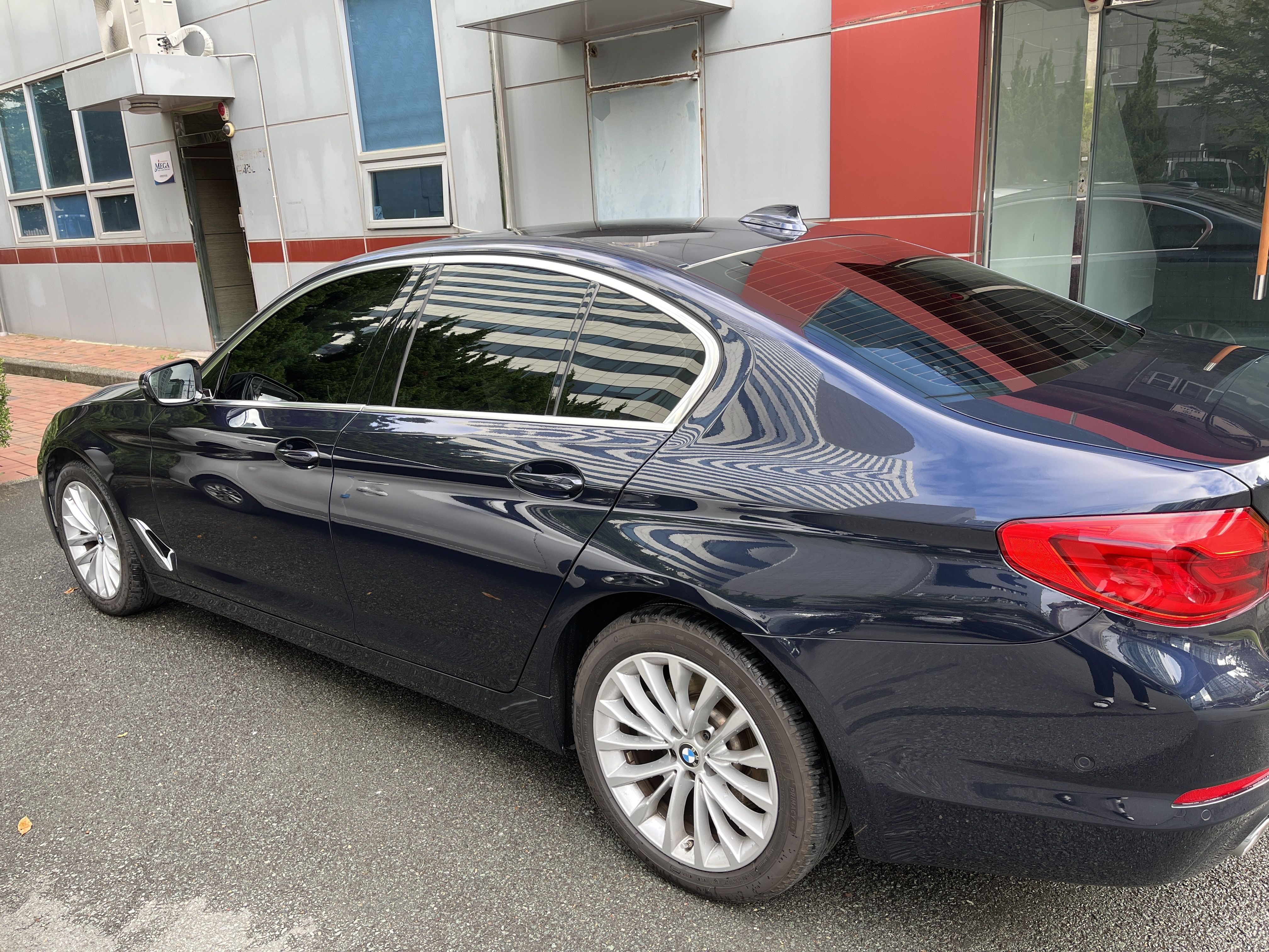 BMW 5-SERIES G30 2020