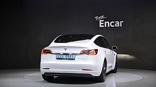 TESLA MODEL 3 2021