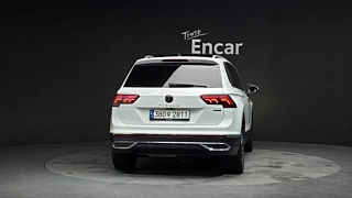 VOLKSWAGEN TIGUAN 2021