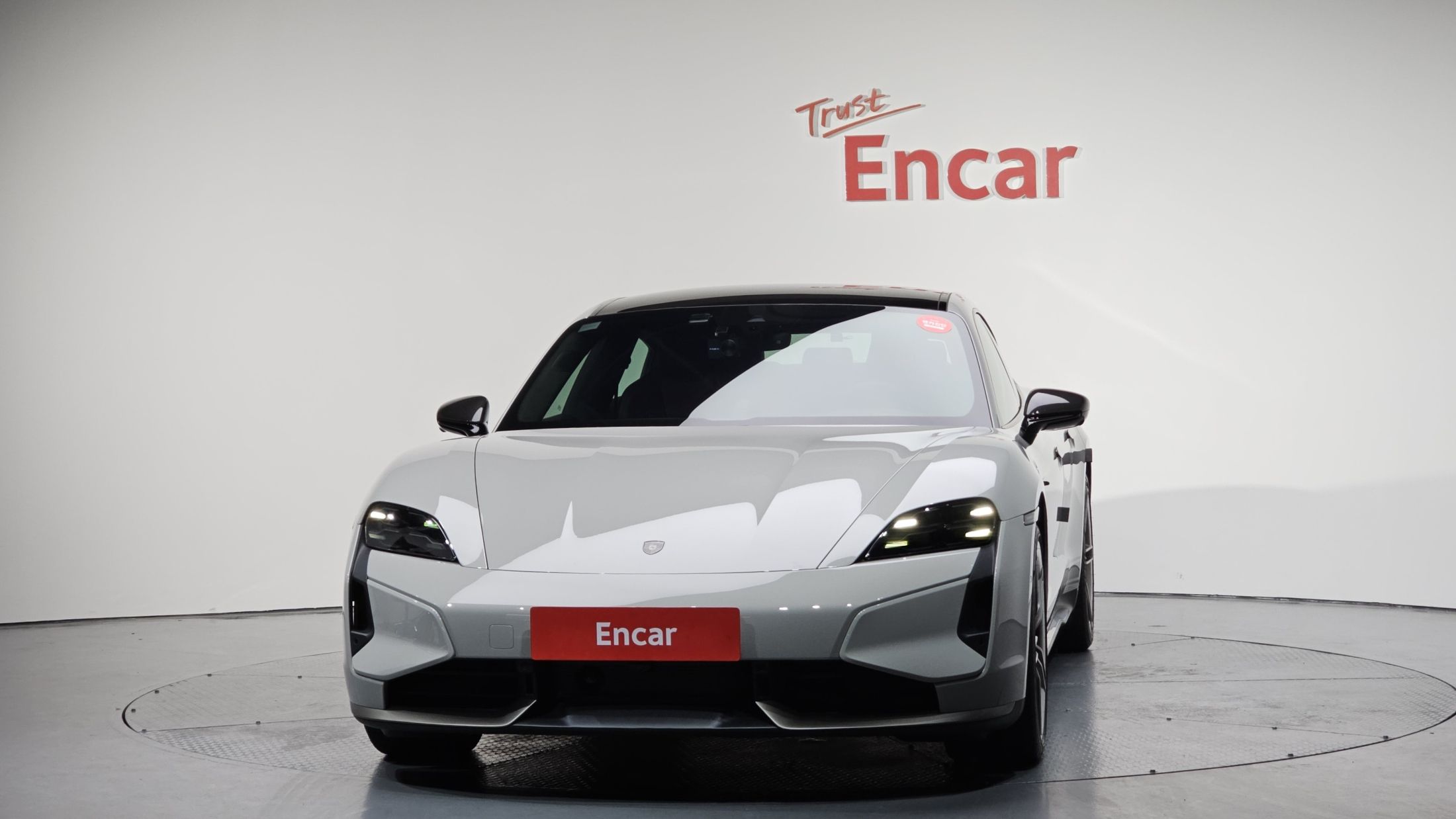PORSCHE TAYCAN 2024